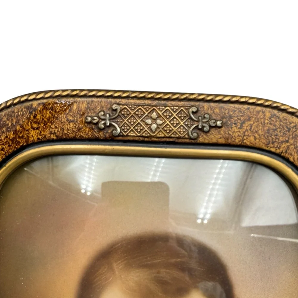 Antique Convex Bubble Glass Wood Frame Master‎ Art Chicago Portrait Young Woman